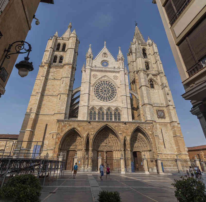 León 023 - catedral de Santa María de León.jpg